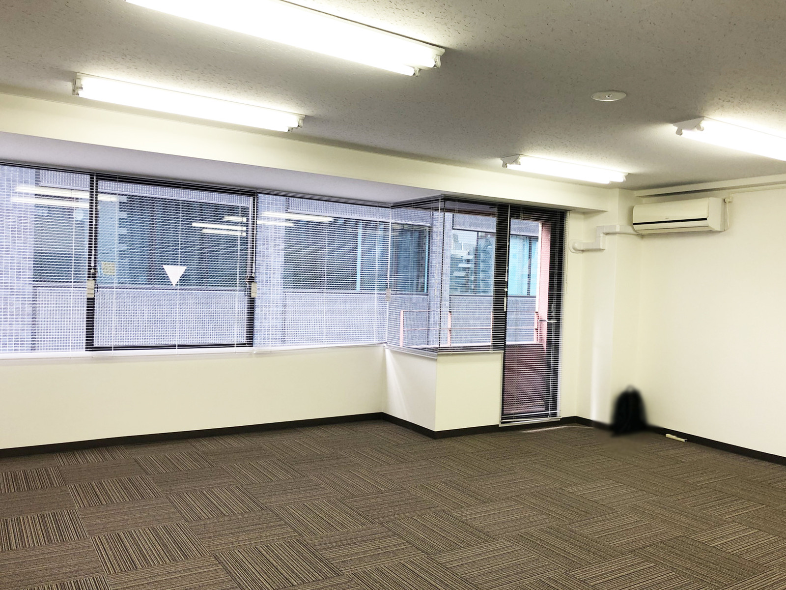 オフィス室内参考画像