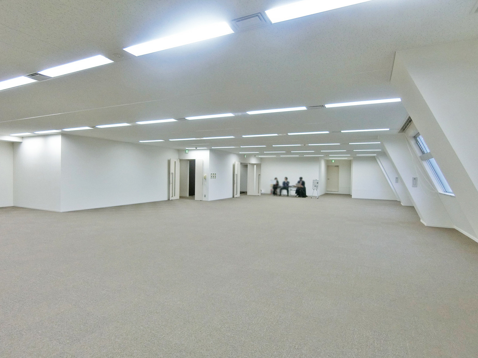 オフィス室内参考画像（7階・約83坪）