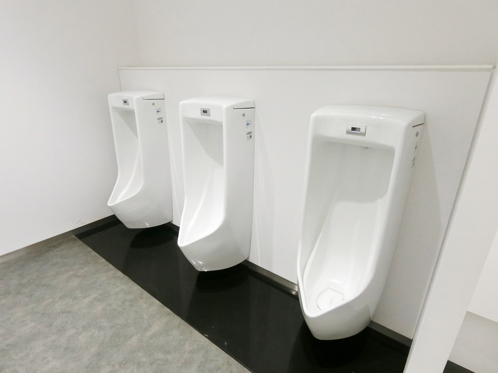 男性用トイレ