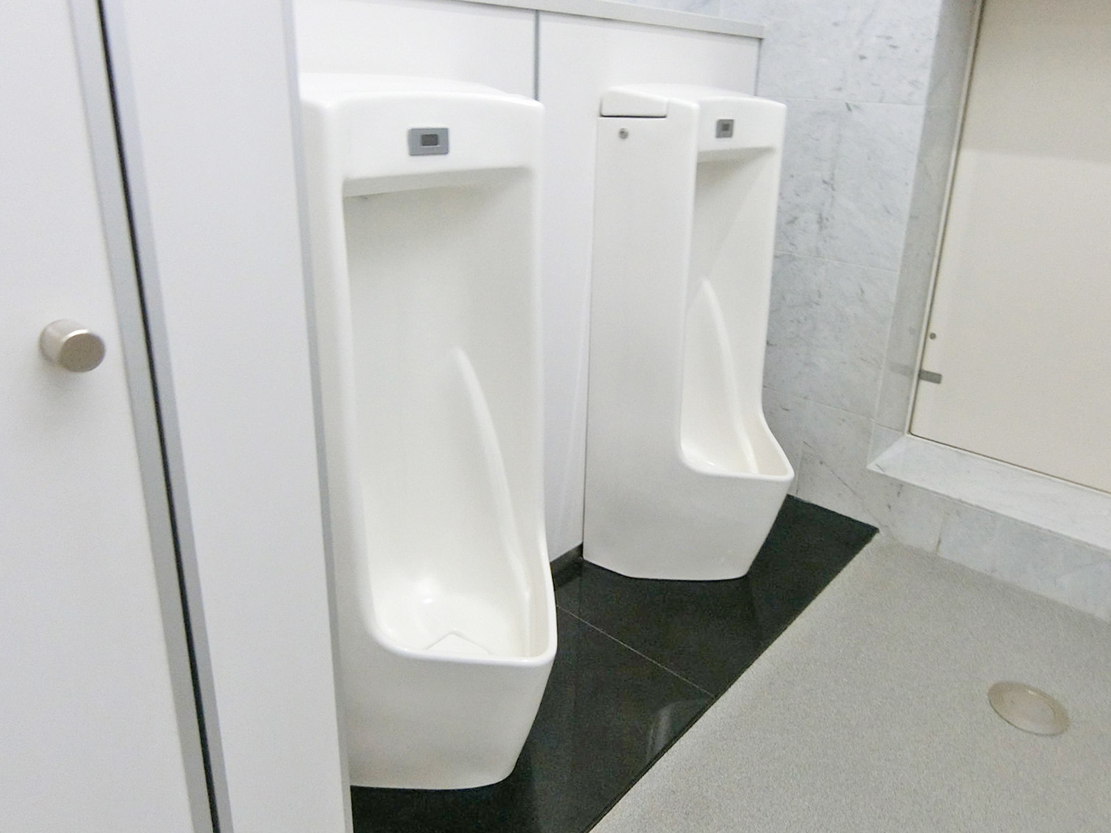 男性用トイレ
