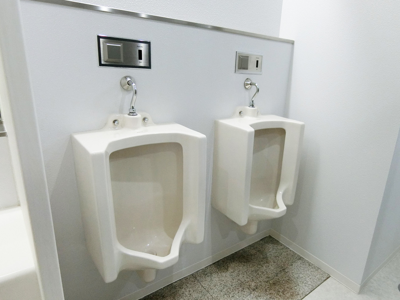 男性用トイレ