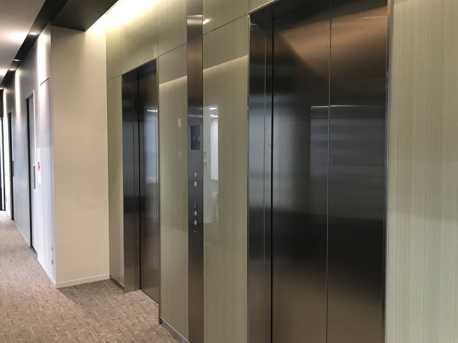 エレベーターホール