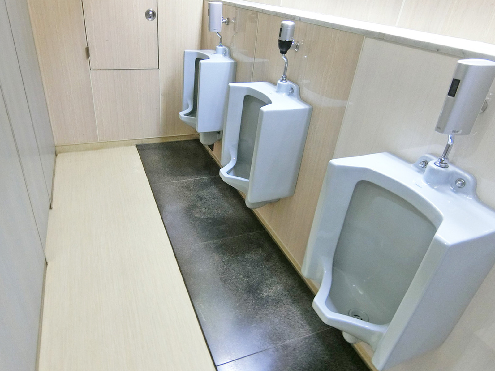 男性用トイレ