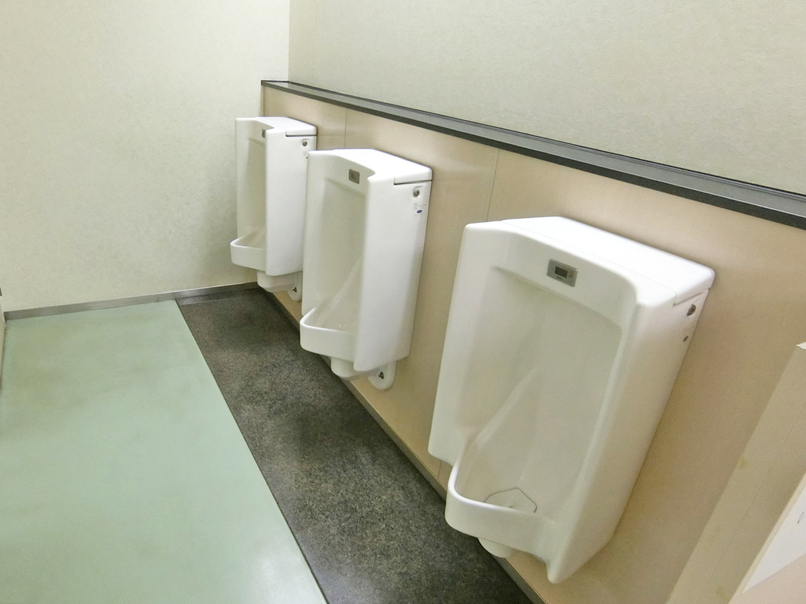 男性用トイレ