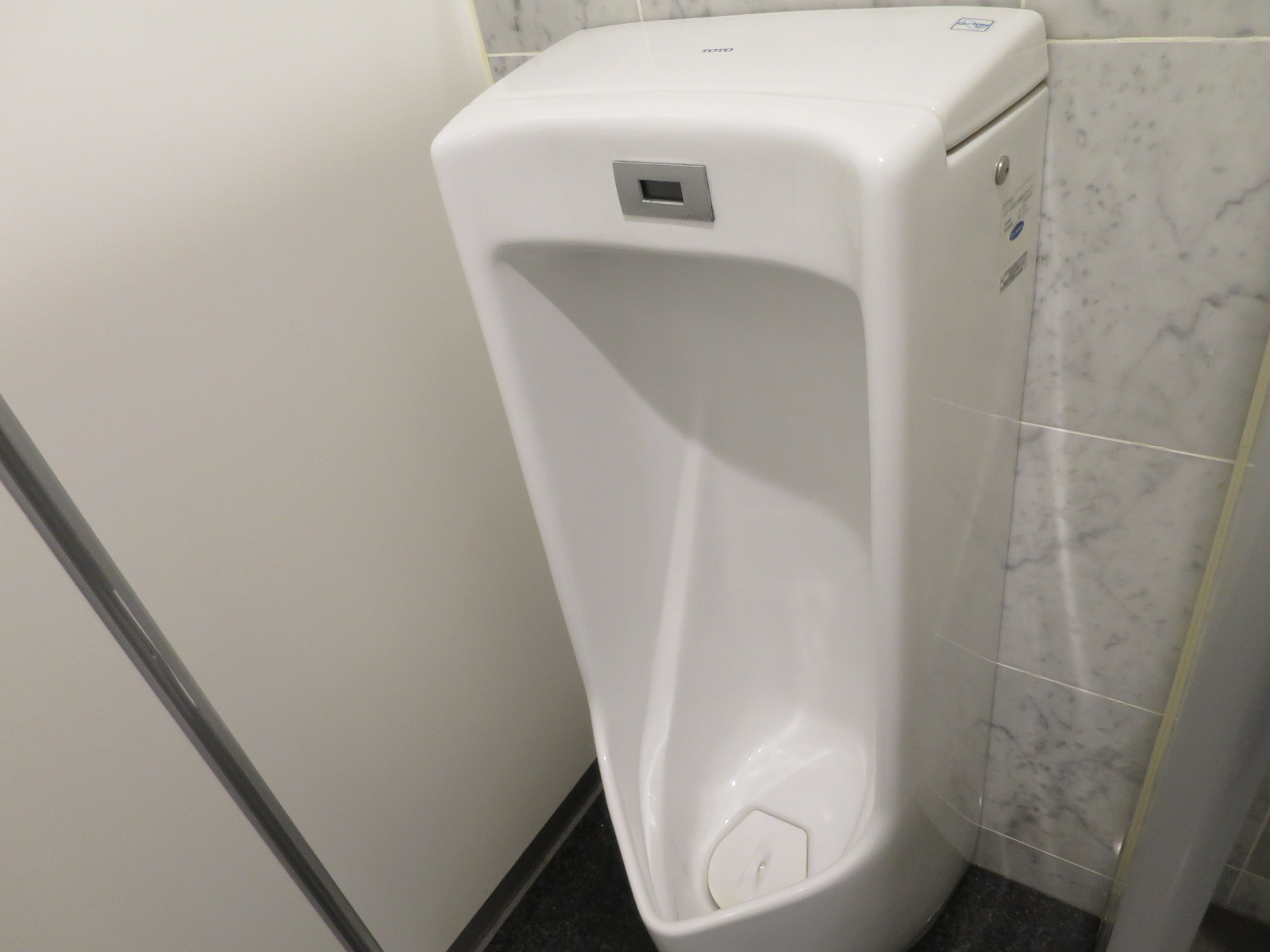 男性用トイレ