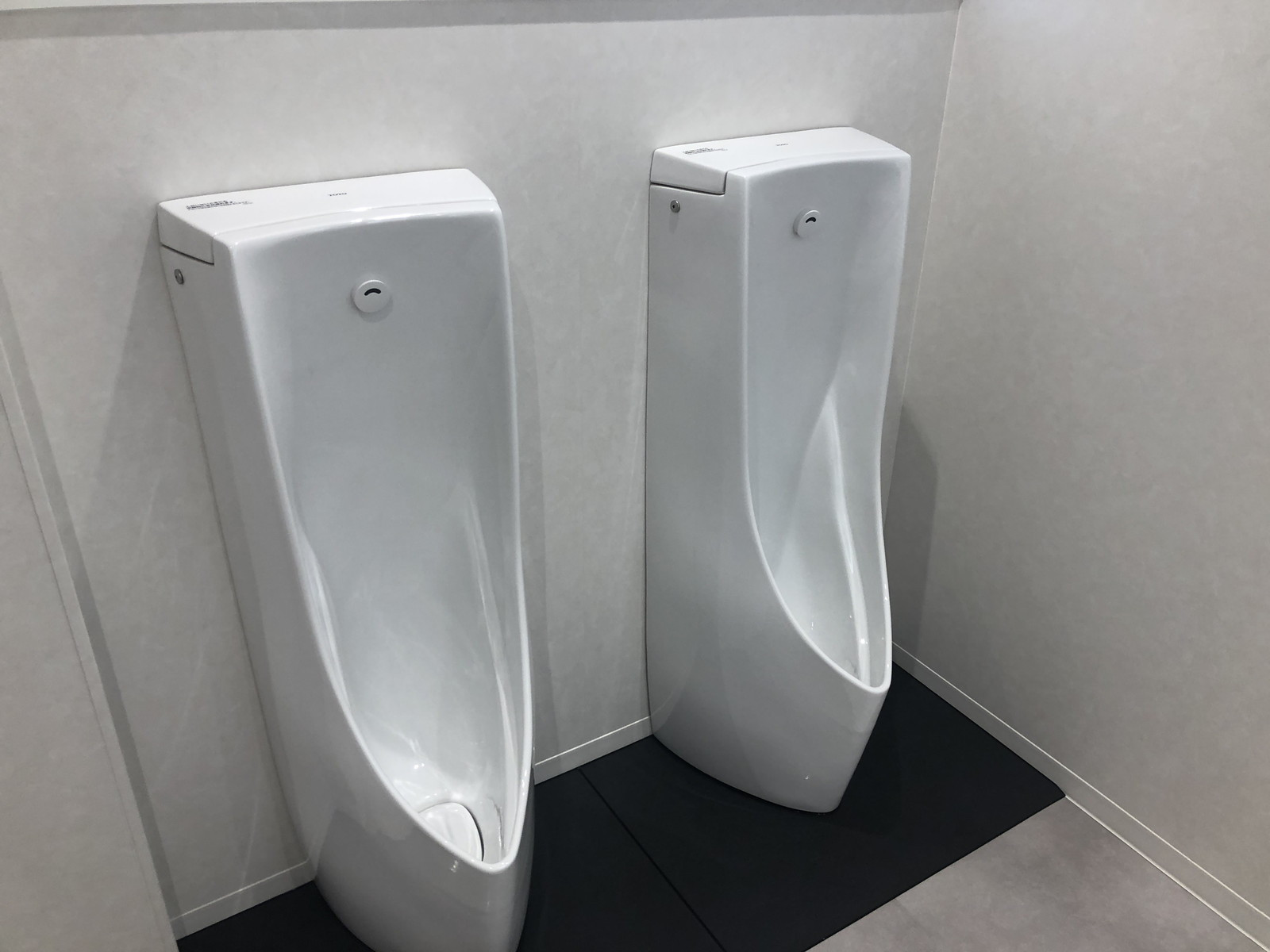 男性用トイレ