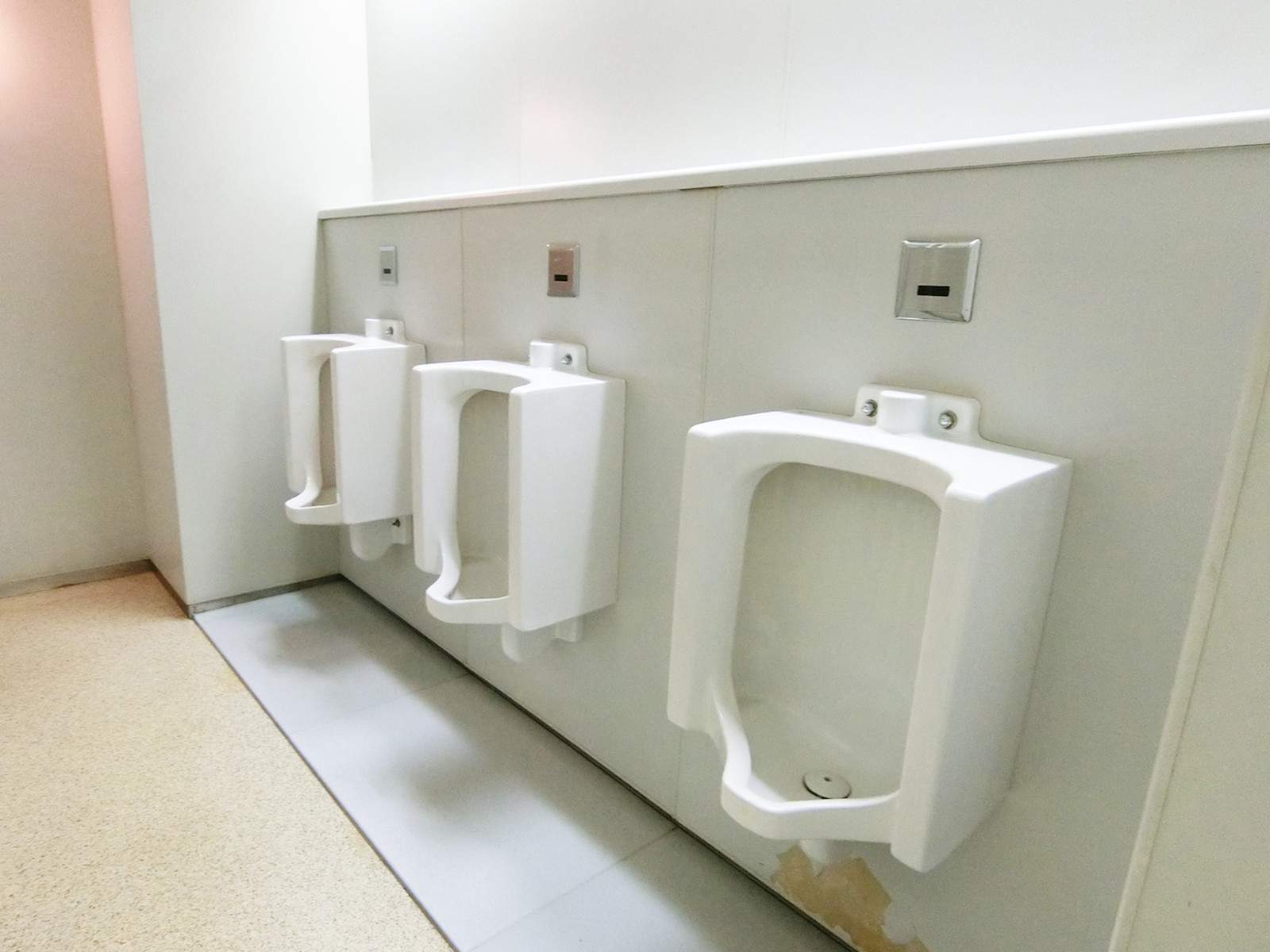 男性用トイレ