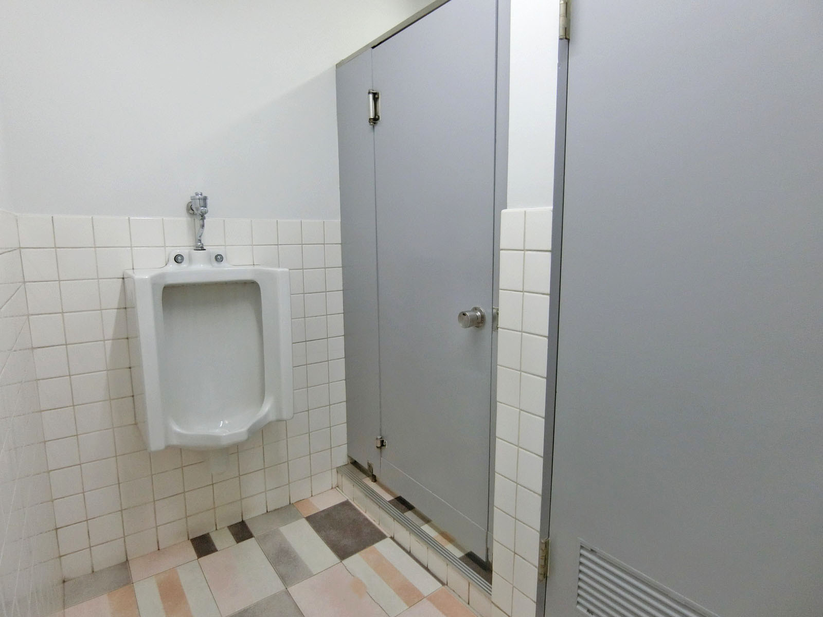 男性用トイレ