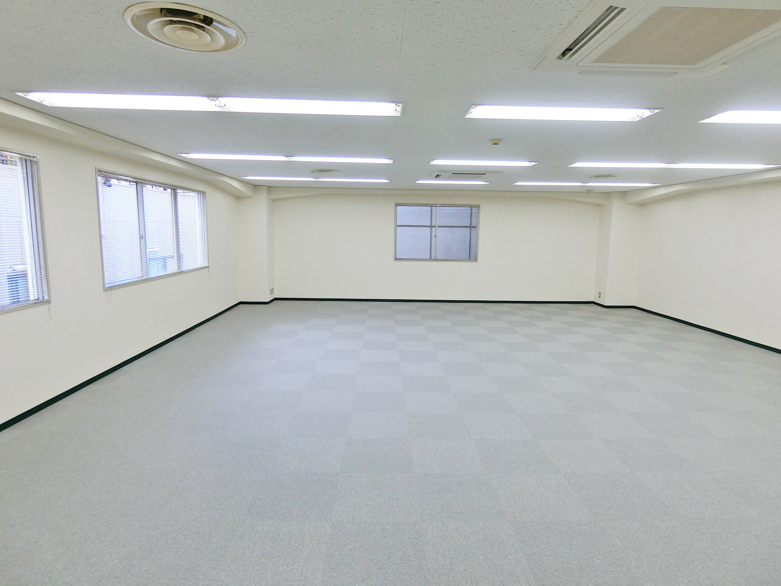 オフィス室内参考画像(4階・約28坪)