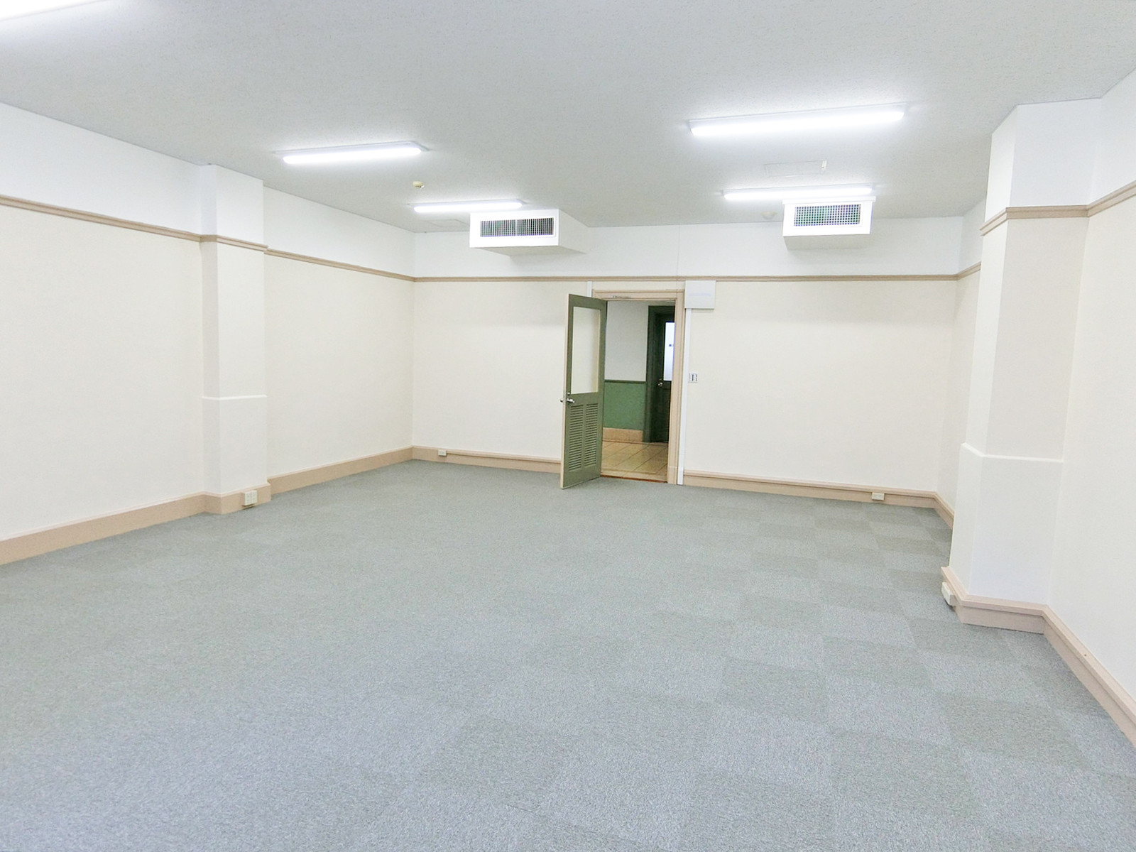 オフィス室内参考画像（7階・約20坪）