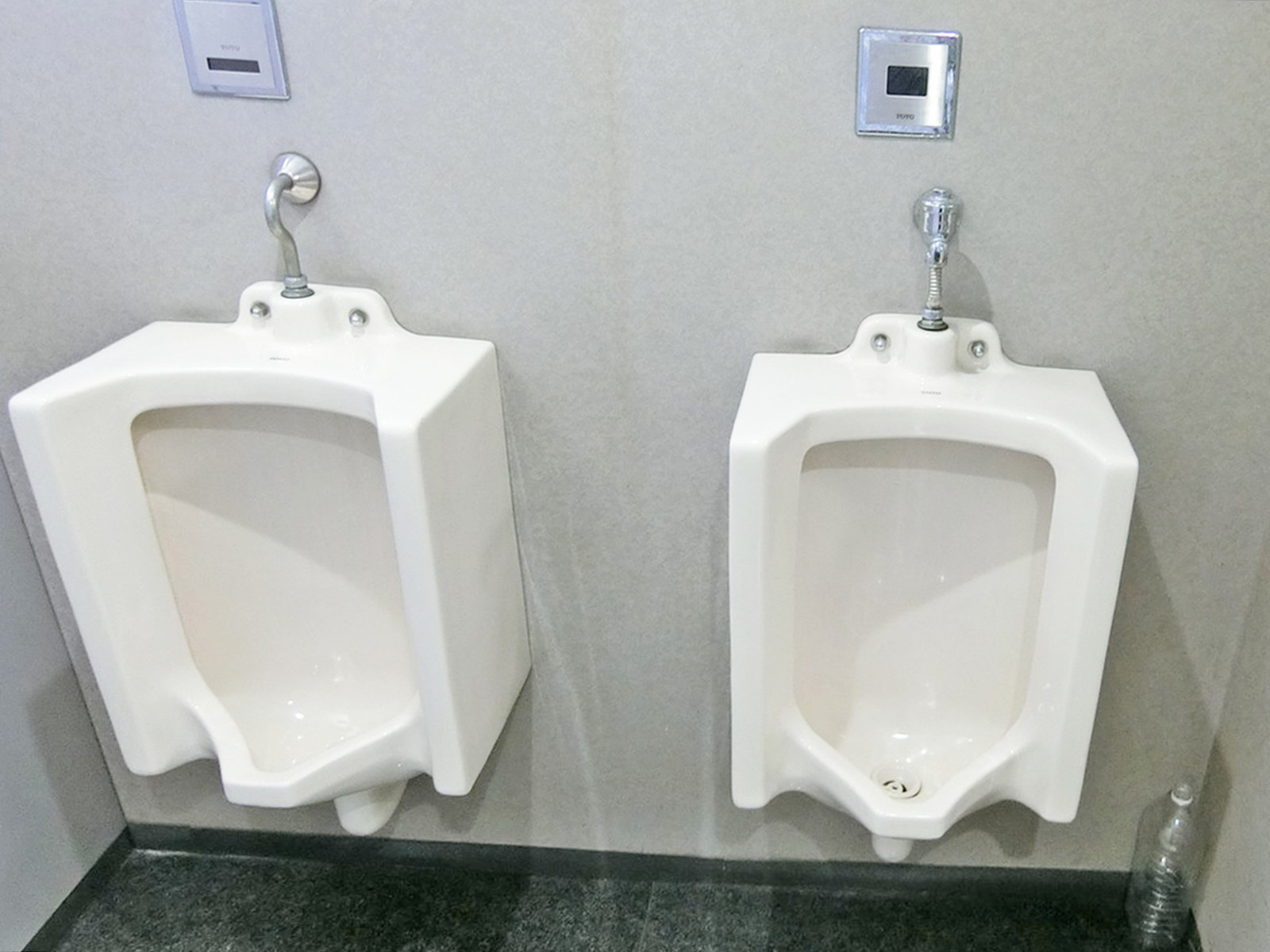 男性用トイレ