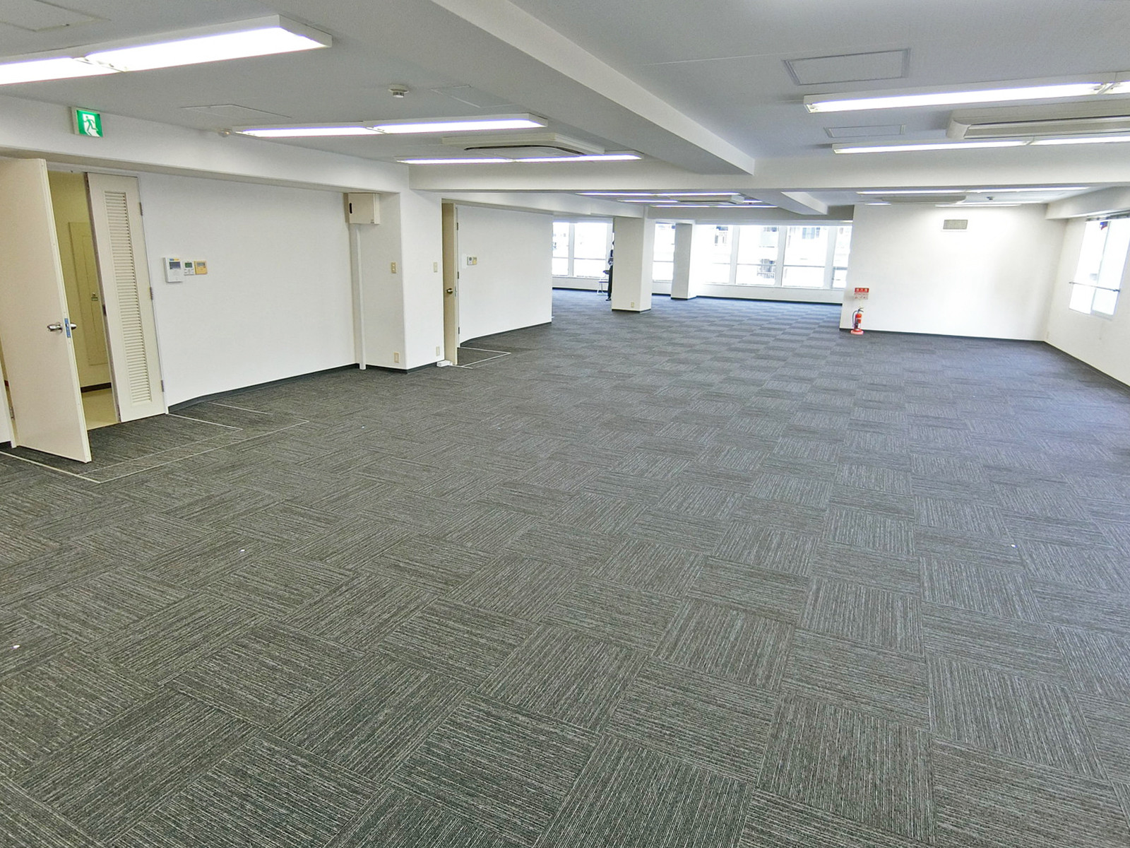 オフィス室内参考画像（8階・約128坪）