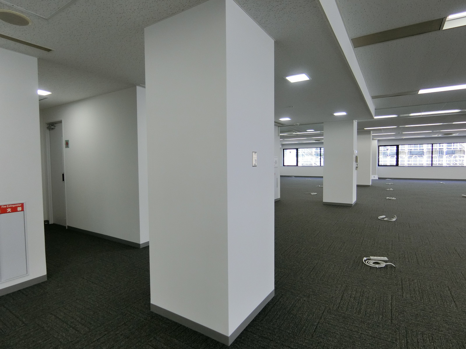 貸室内の柱