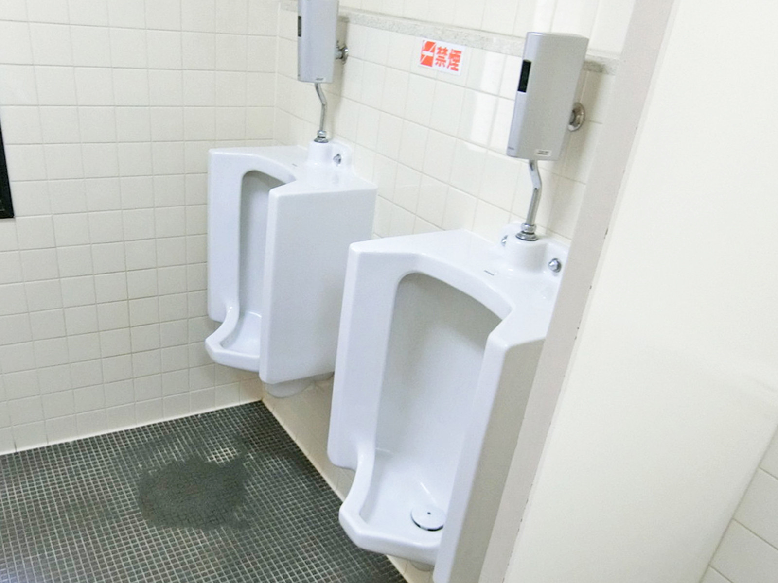 男性用トイレ