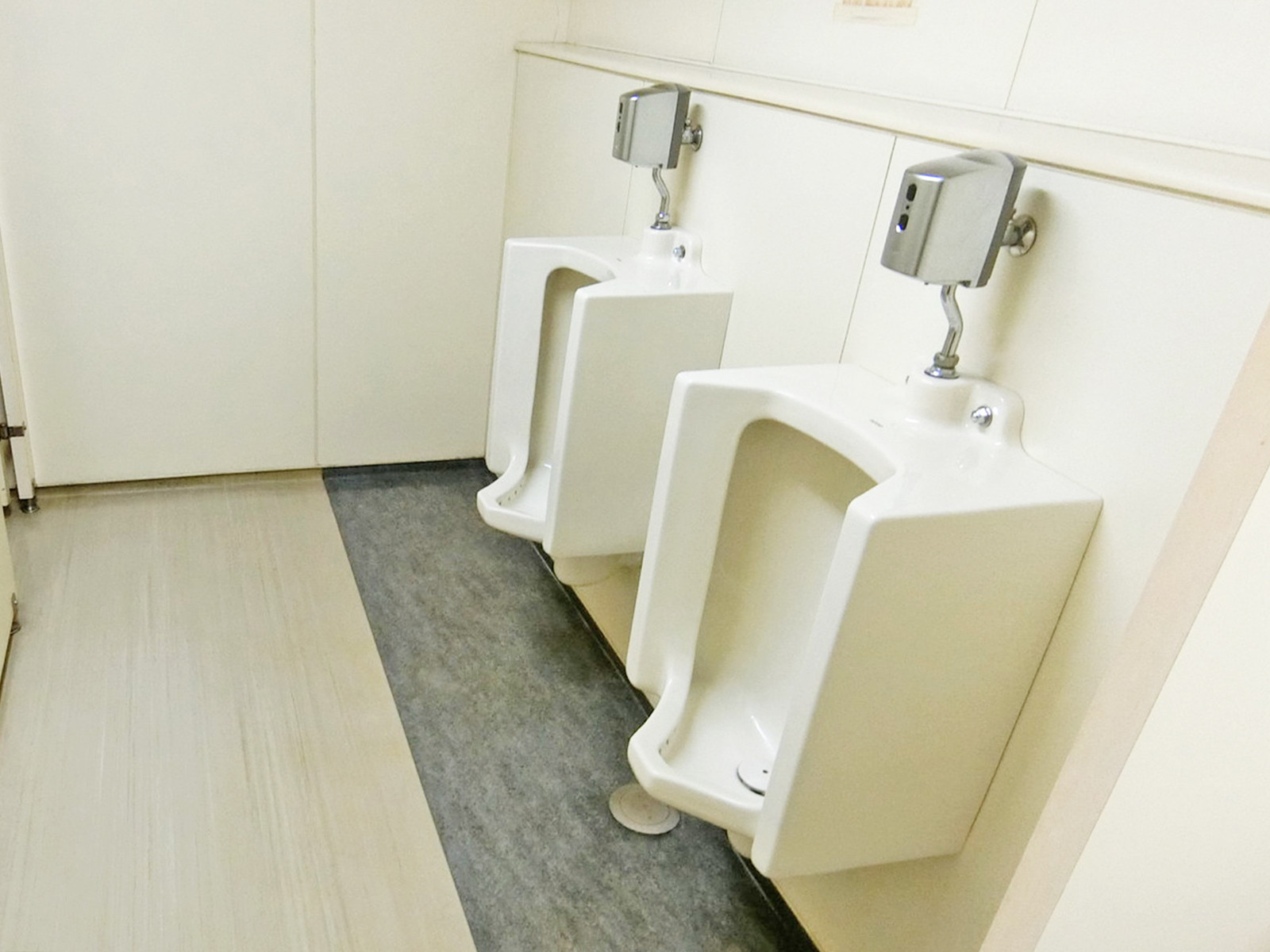 男性用トイレ