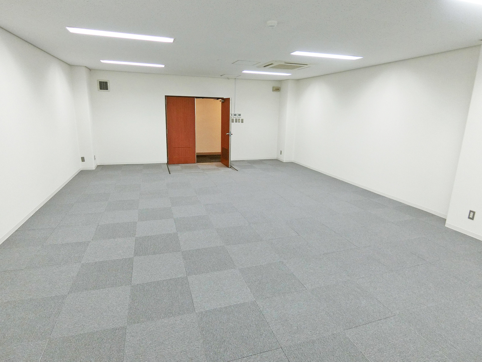 オフィス室内参考画像（5階・約31坪）
