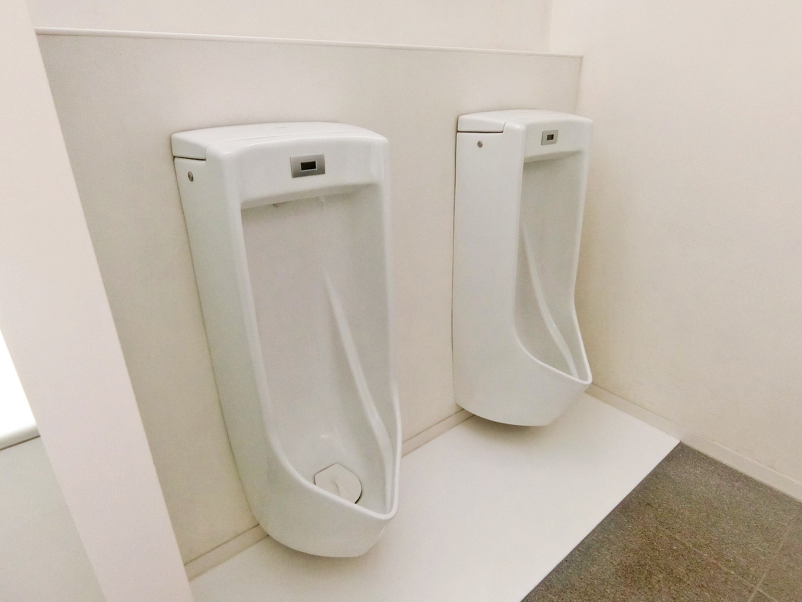 男性用トイレ