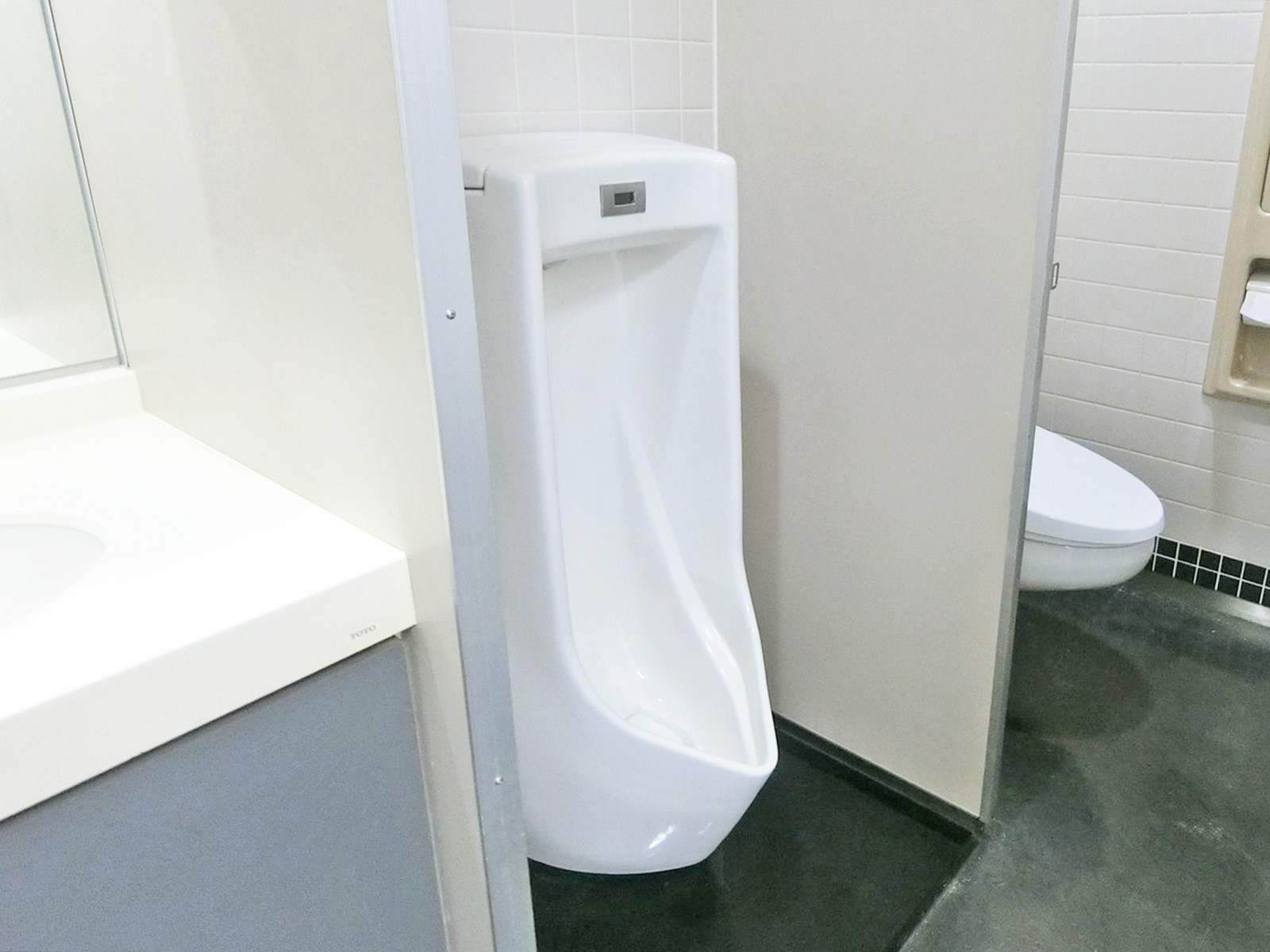 男性用トイレ