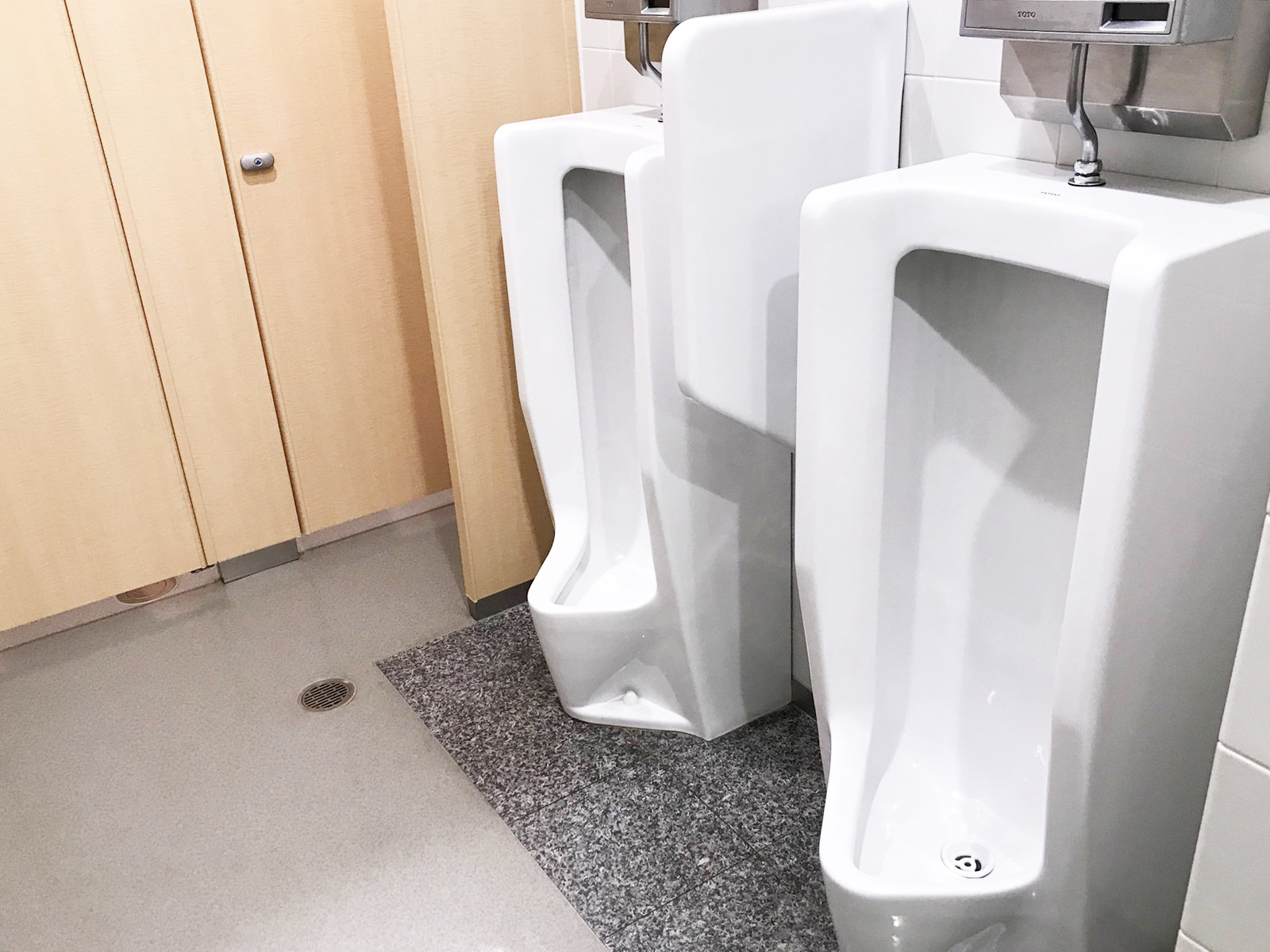 男性用トイレ