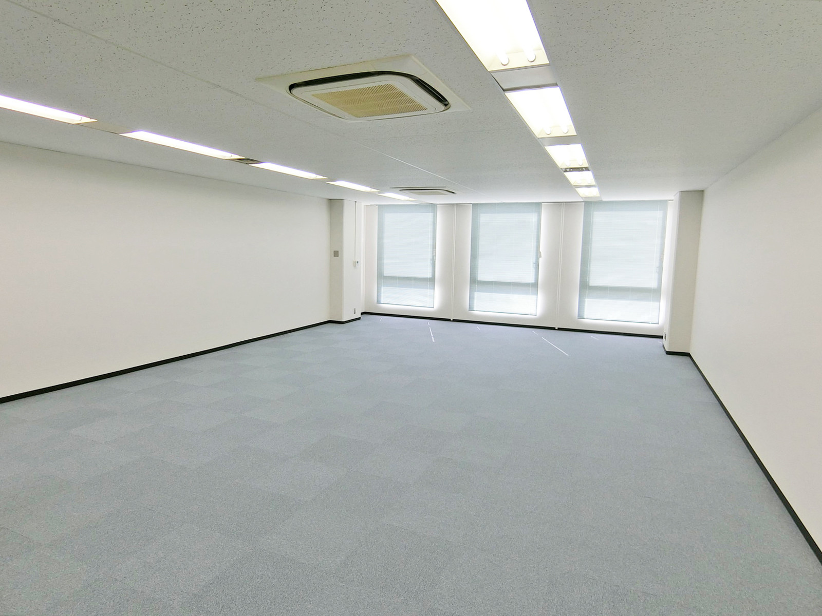 別角度の様子
