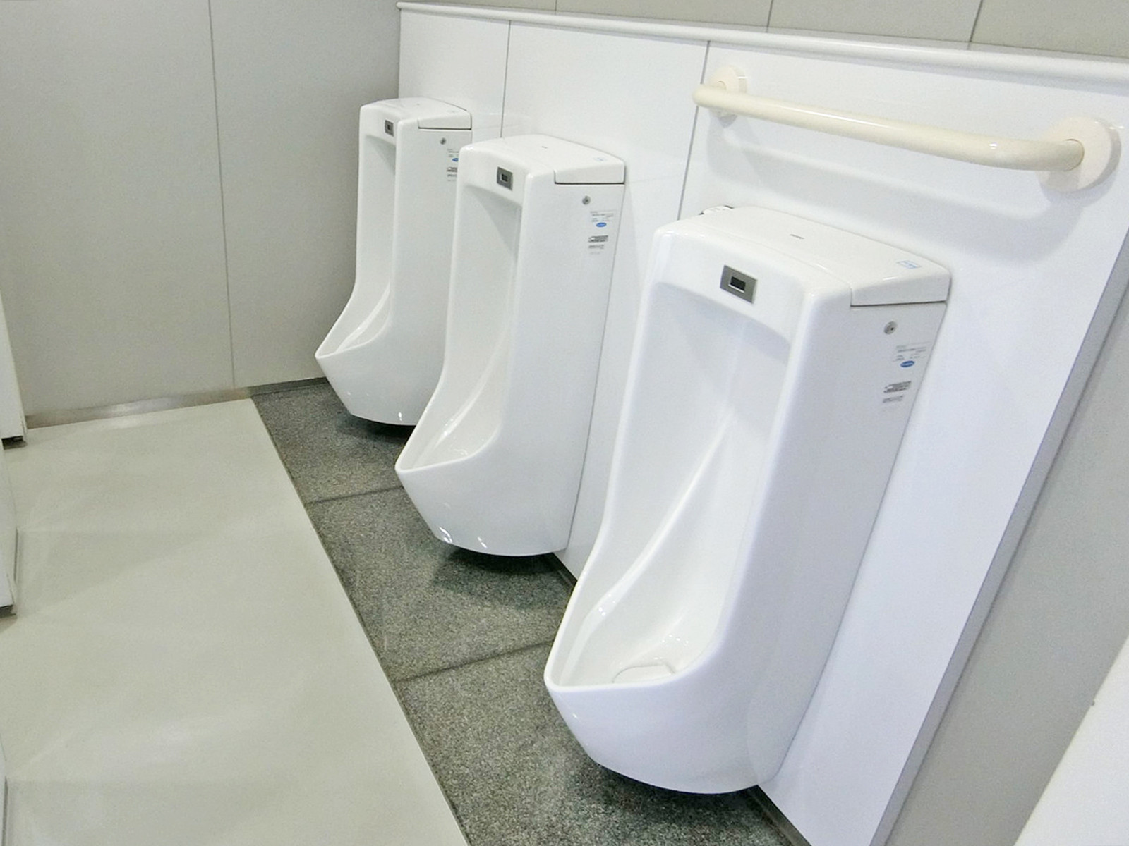 男性用トイレ