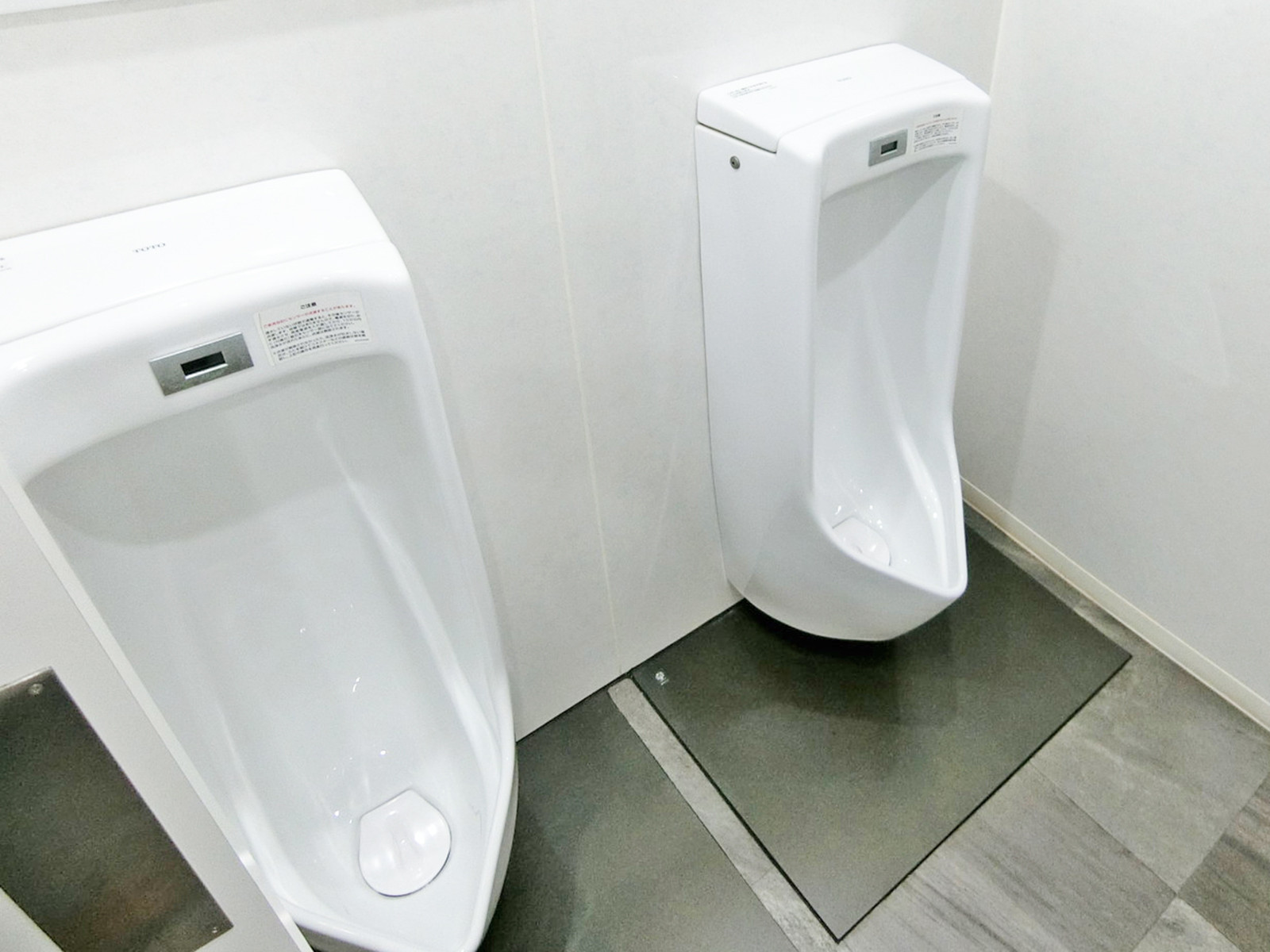 男性用トイレ