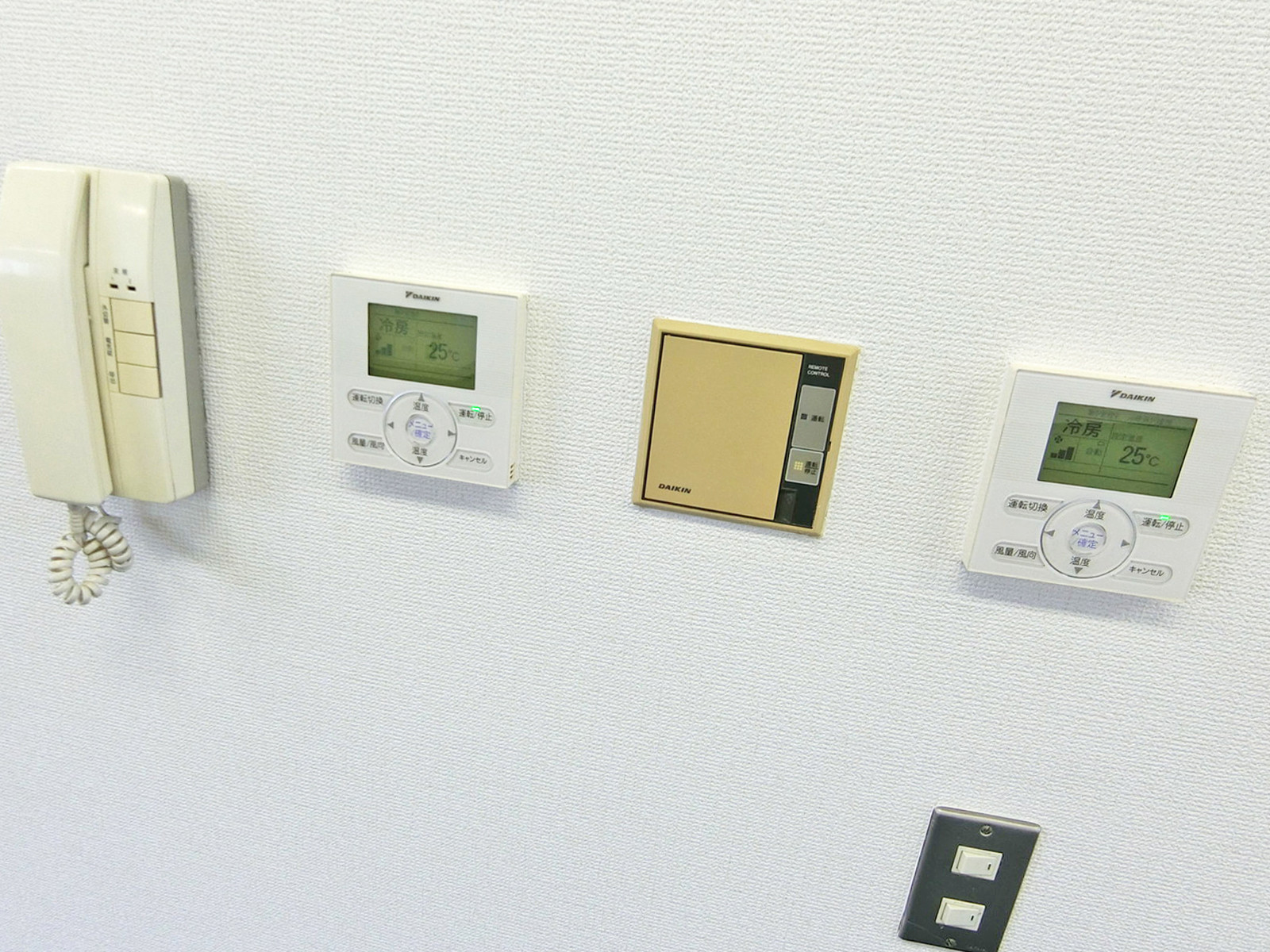 スイッチ類