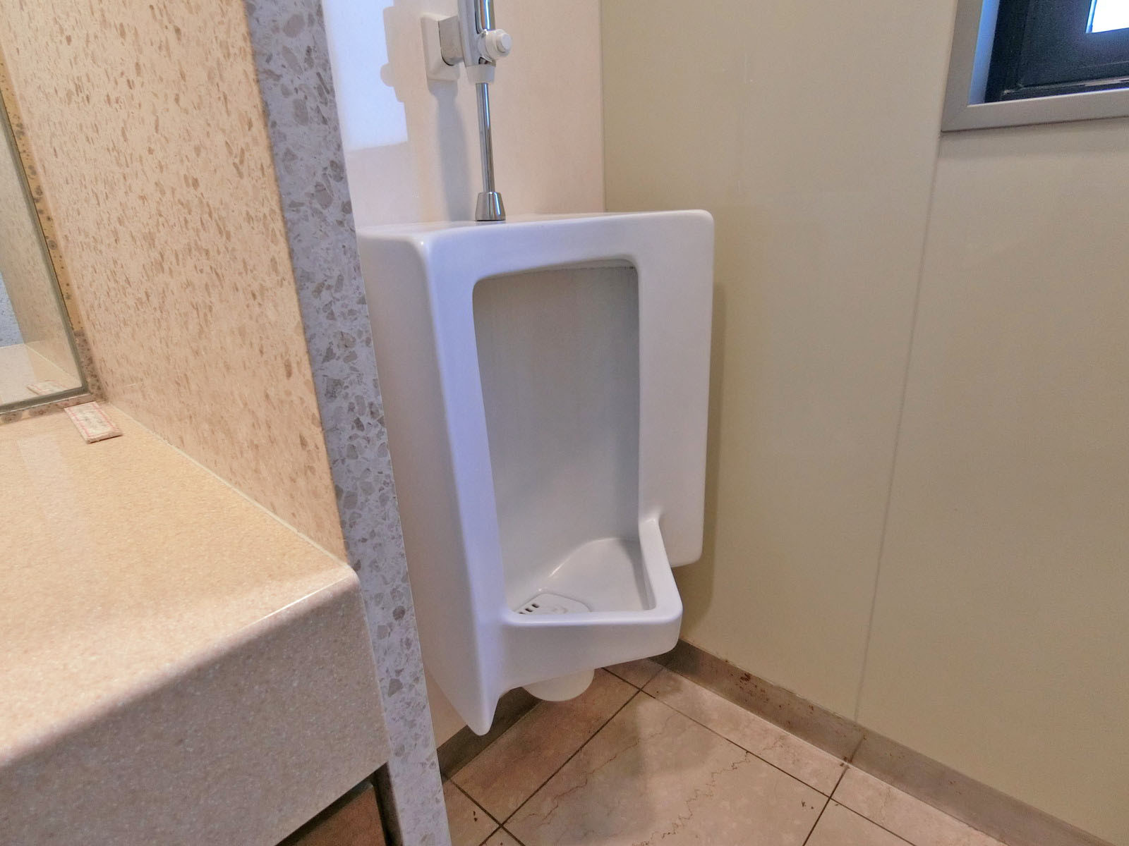 男性用トイレ