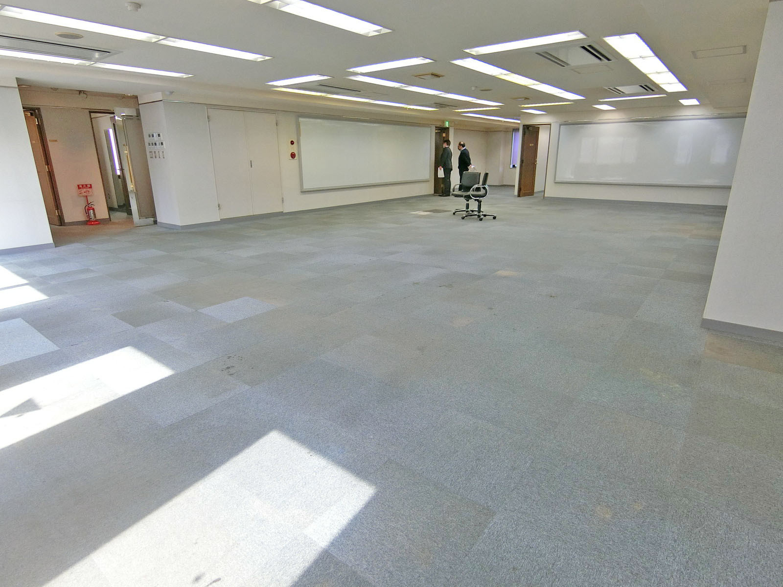オフィス室内参考画像