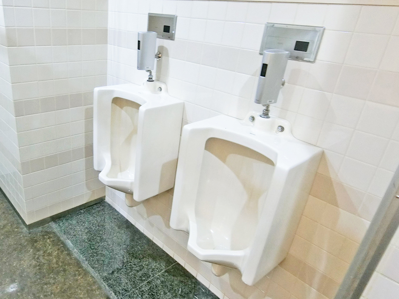 男性用トイレ