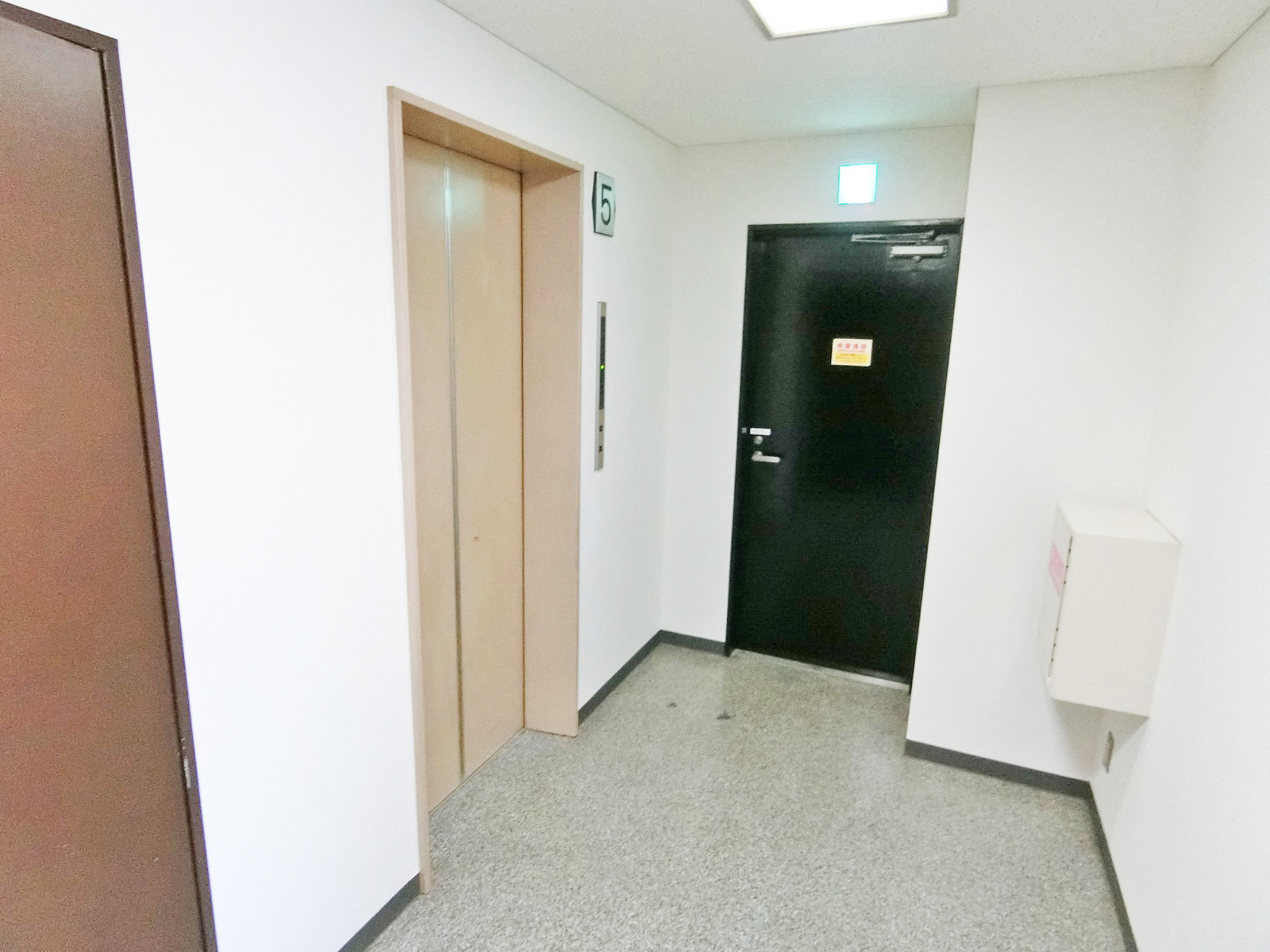 エレベーターホール