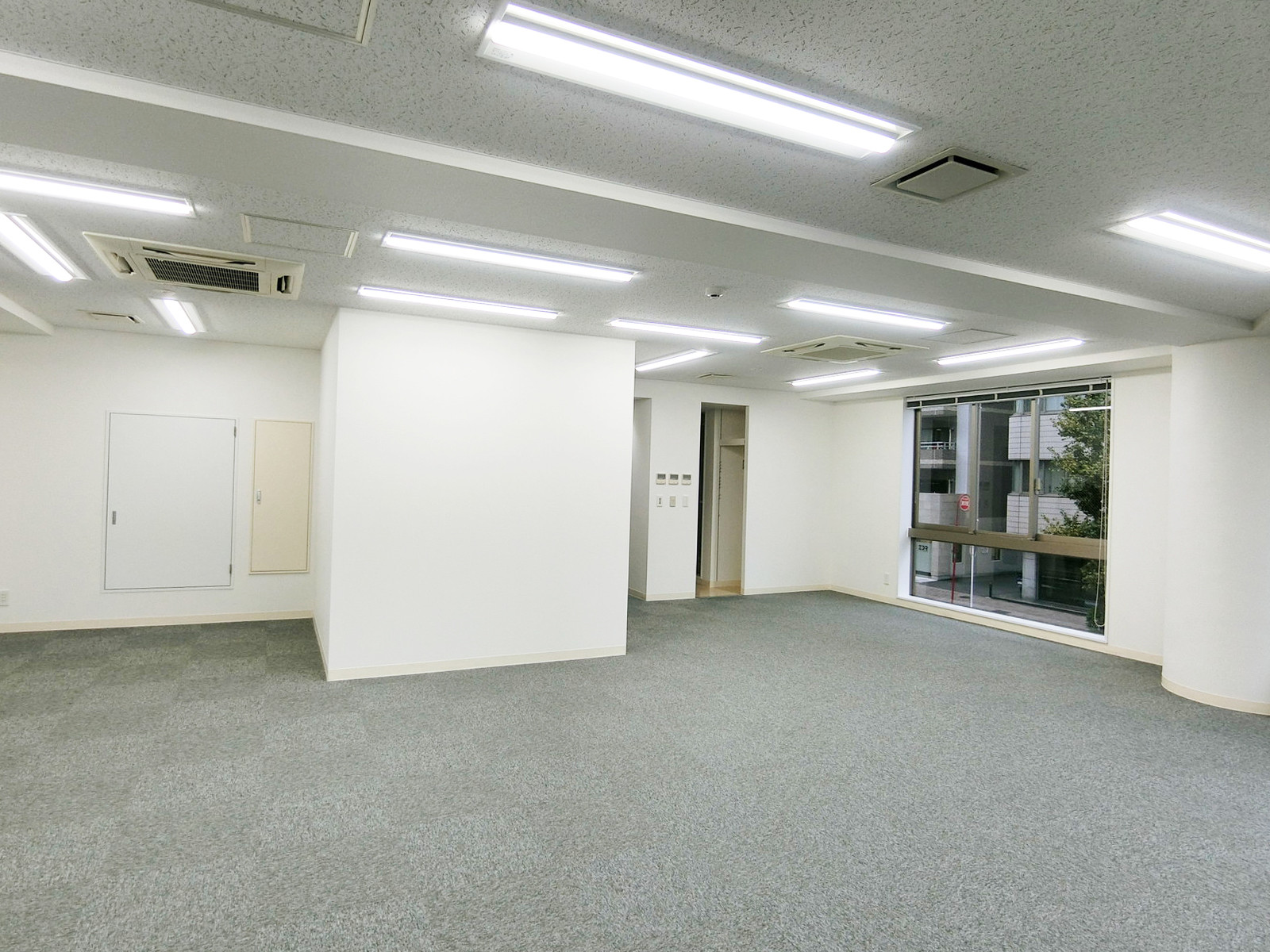 オフィス室内参考画像