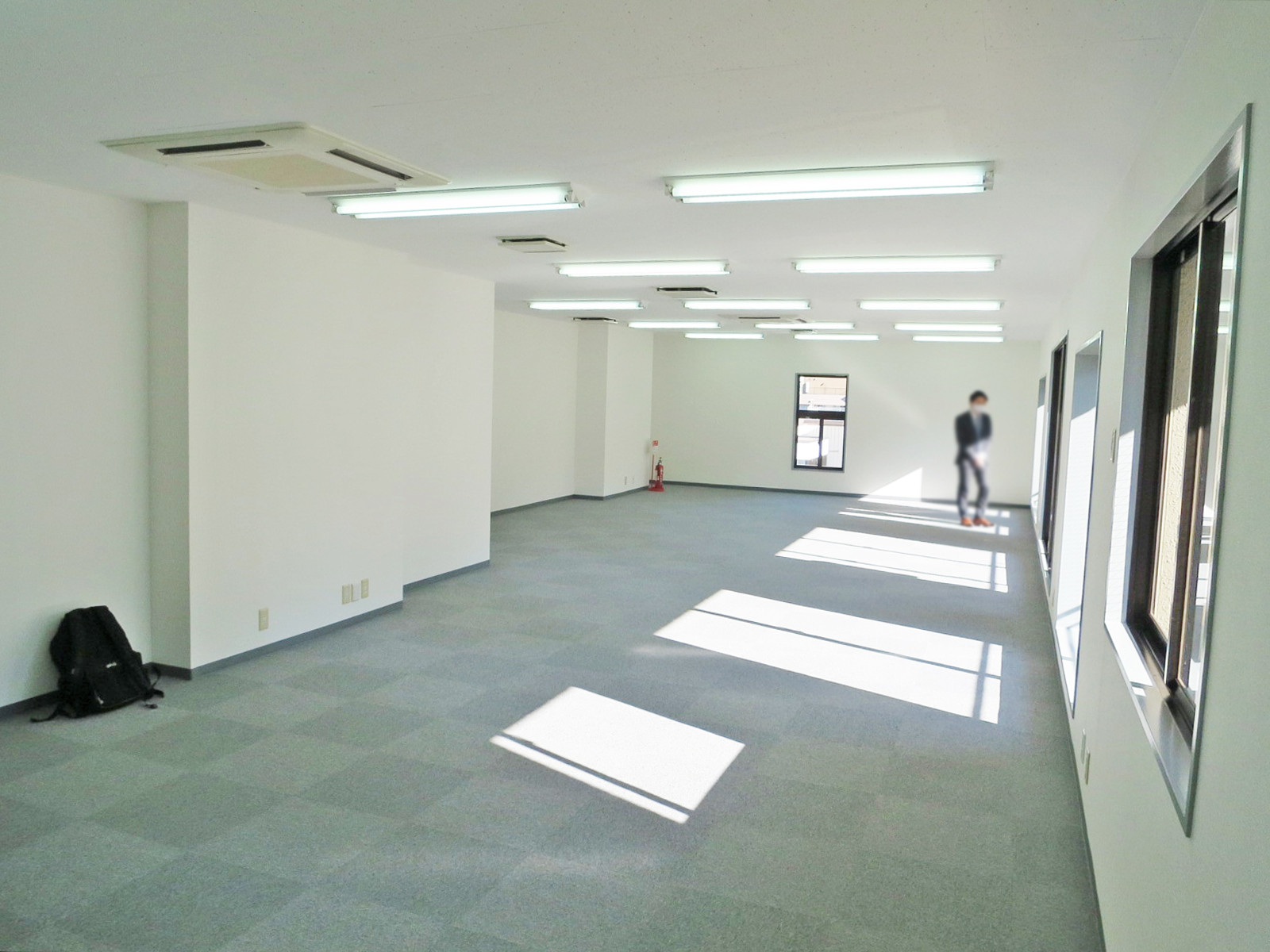 オフィス室内参考画像