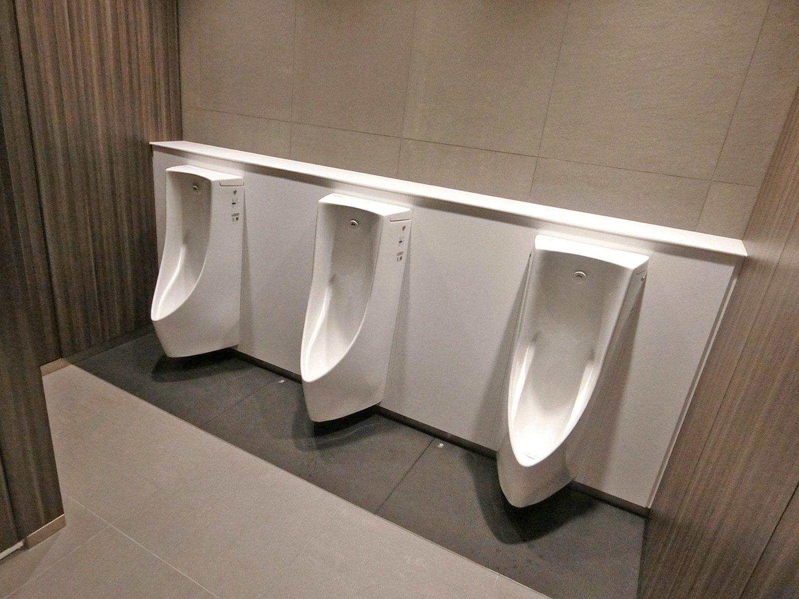 男性用トイレ