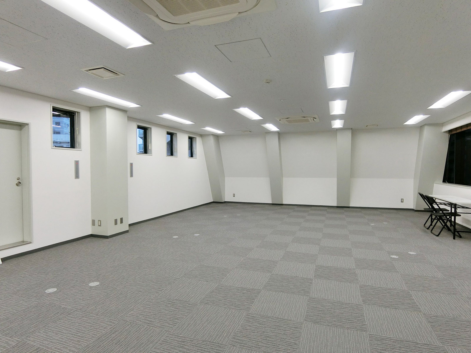 オフィス室内参考画像