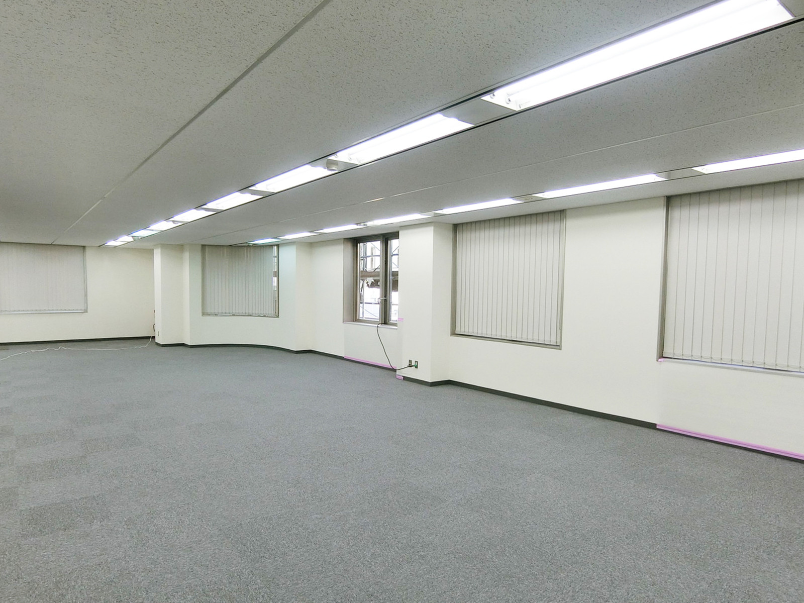 オフィス室内参考画像