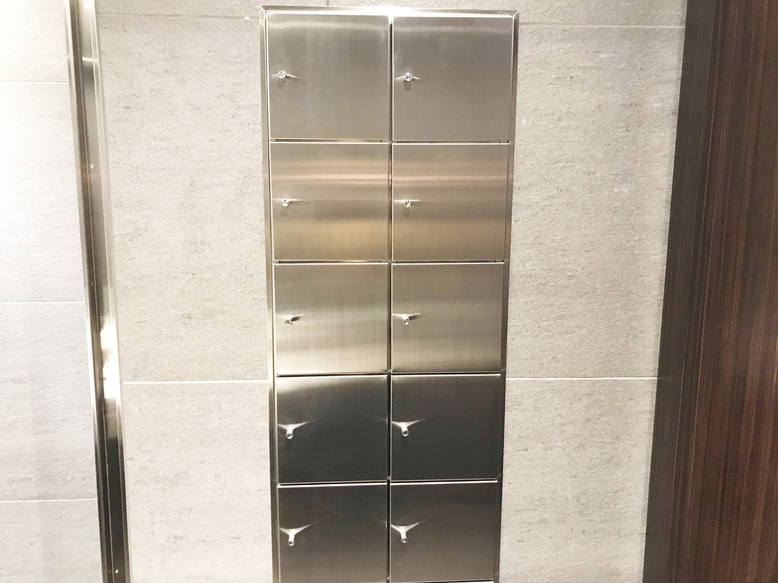 トイレ内の小物入れ