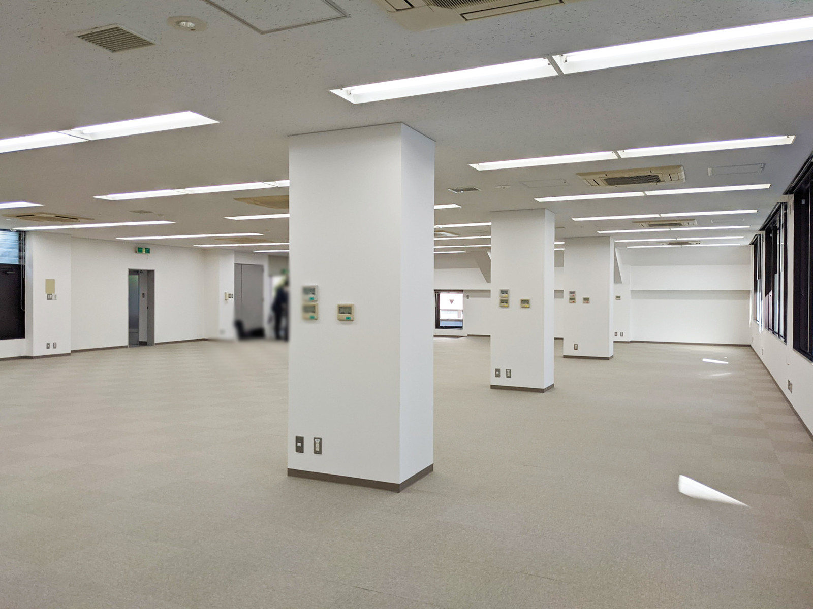 シンプルな室内空間