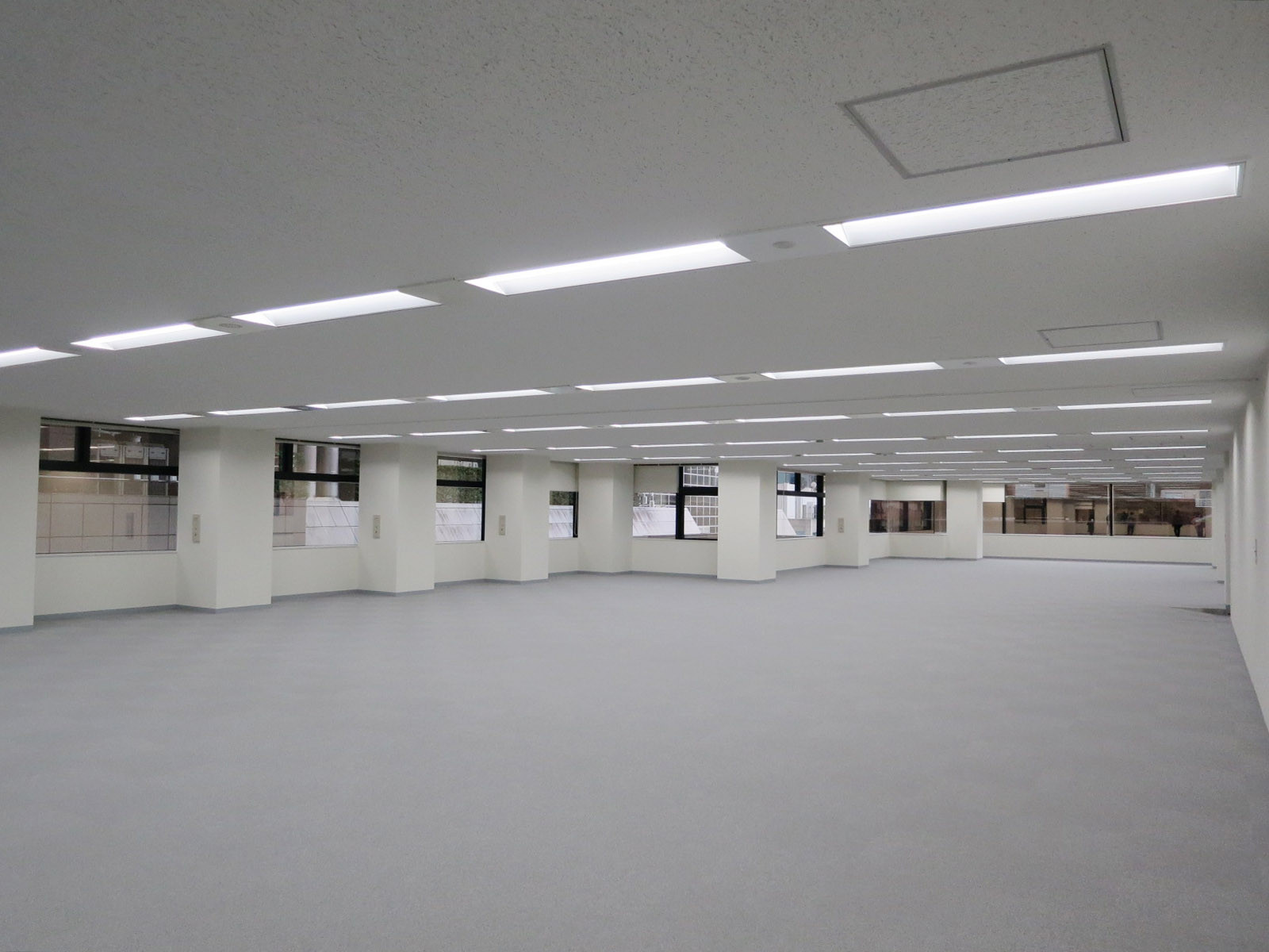 オフィス室内参考画像