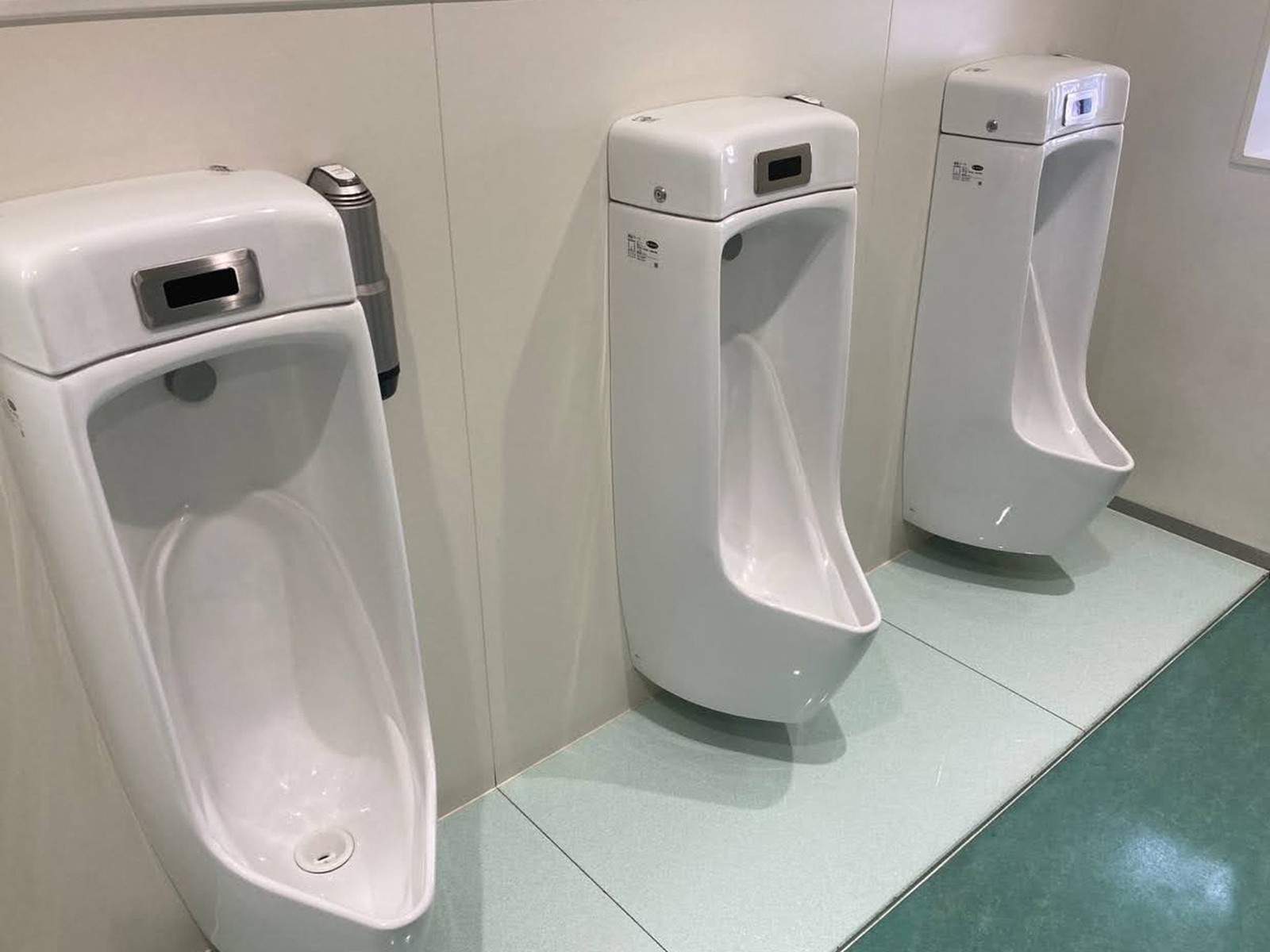 男性用トイレ