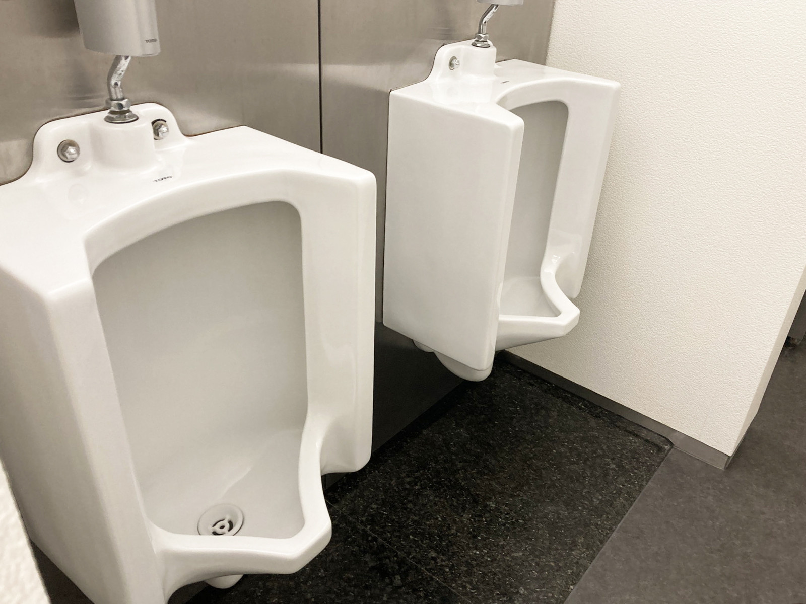 男性用トイレ