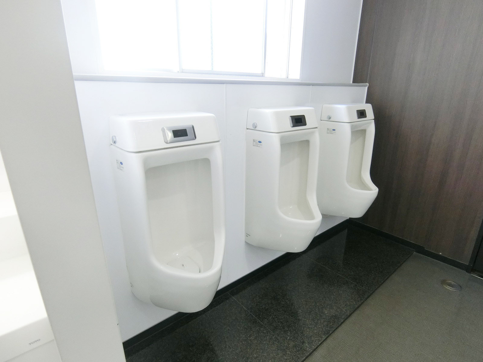 男性用トイレ