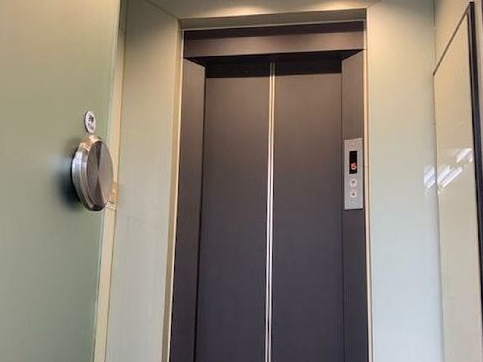 エレベーター