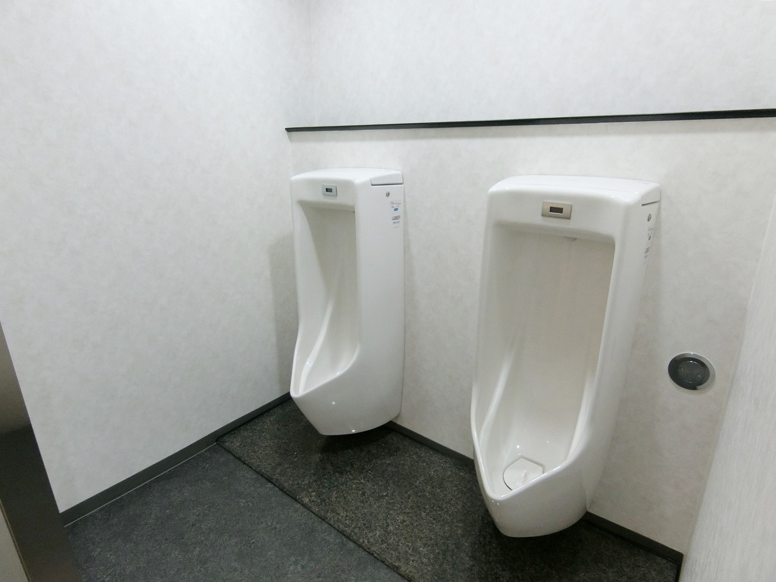 男性用トイレ