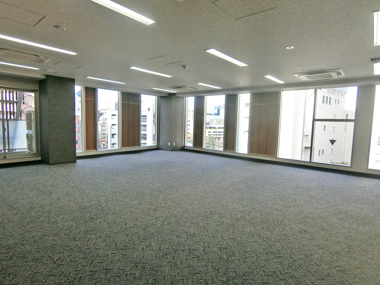別角度の様子