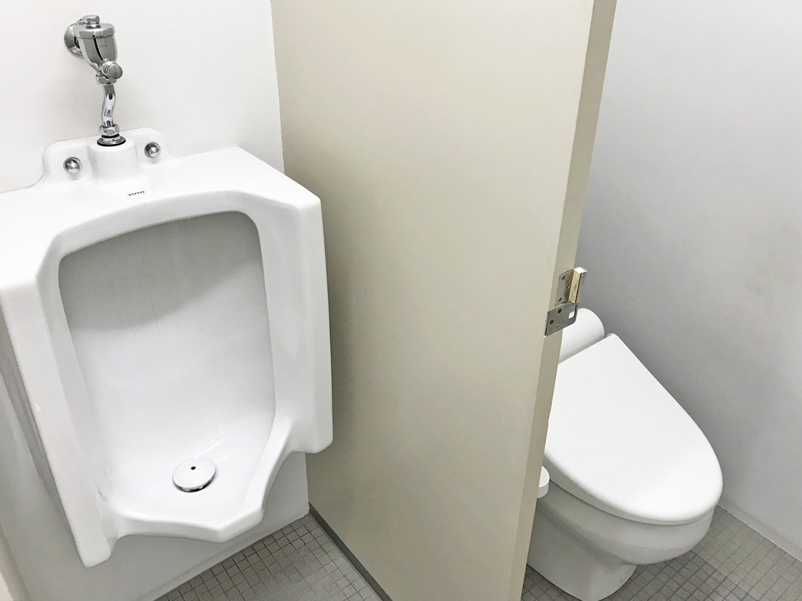 男性用トイレ