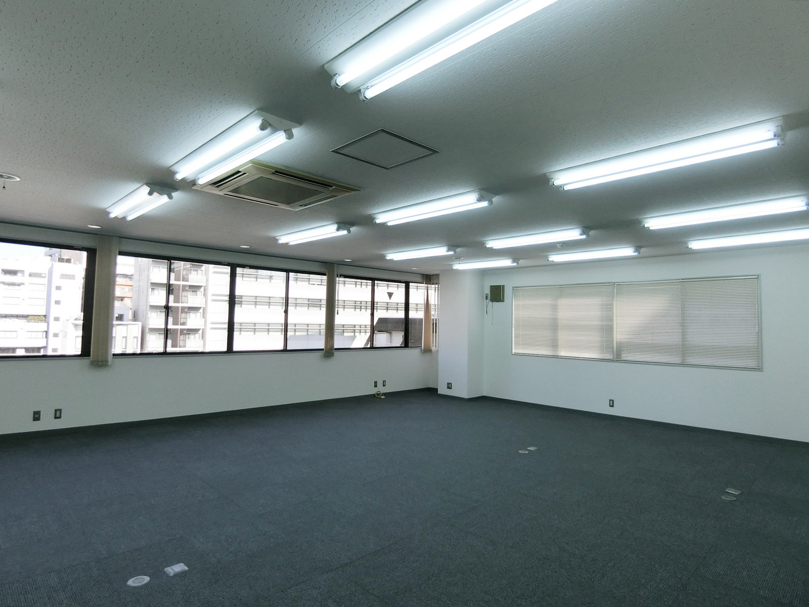 オフィス室内参考画像
