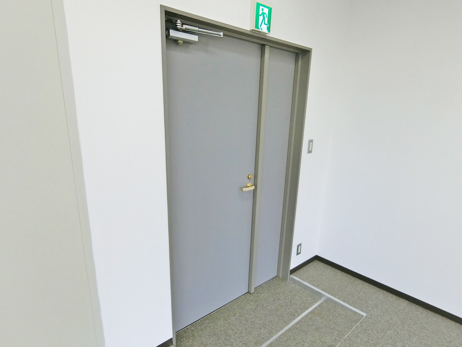貸室出入口