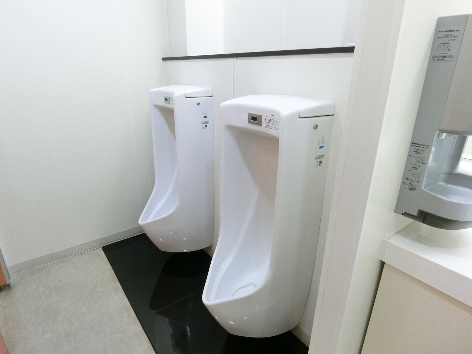 男性用トイレ