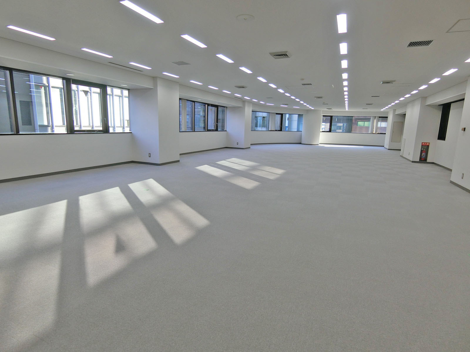 オフィス室内参考画像